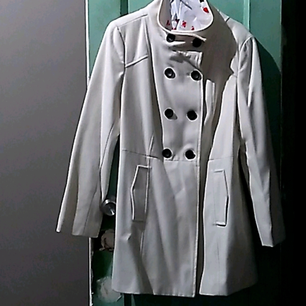 Coat with wool cream in good condition
